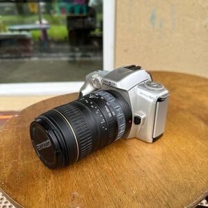 Minolta Maxxum 5 Film Camera w/28-90mm And 100-300mm Vintage